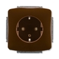 Zásuvka jednonásobná s ochrannými kontaktmi (podľa DIN), s clonkami, Tango®, hnedá